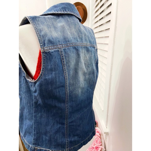 Sleeveless Button Up Jean Jacket - Picture 4 of 4
